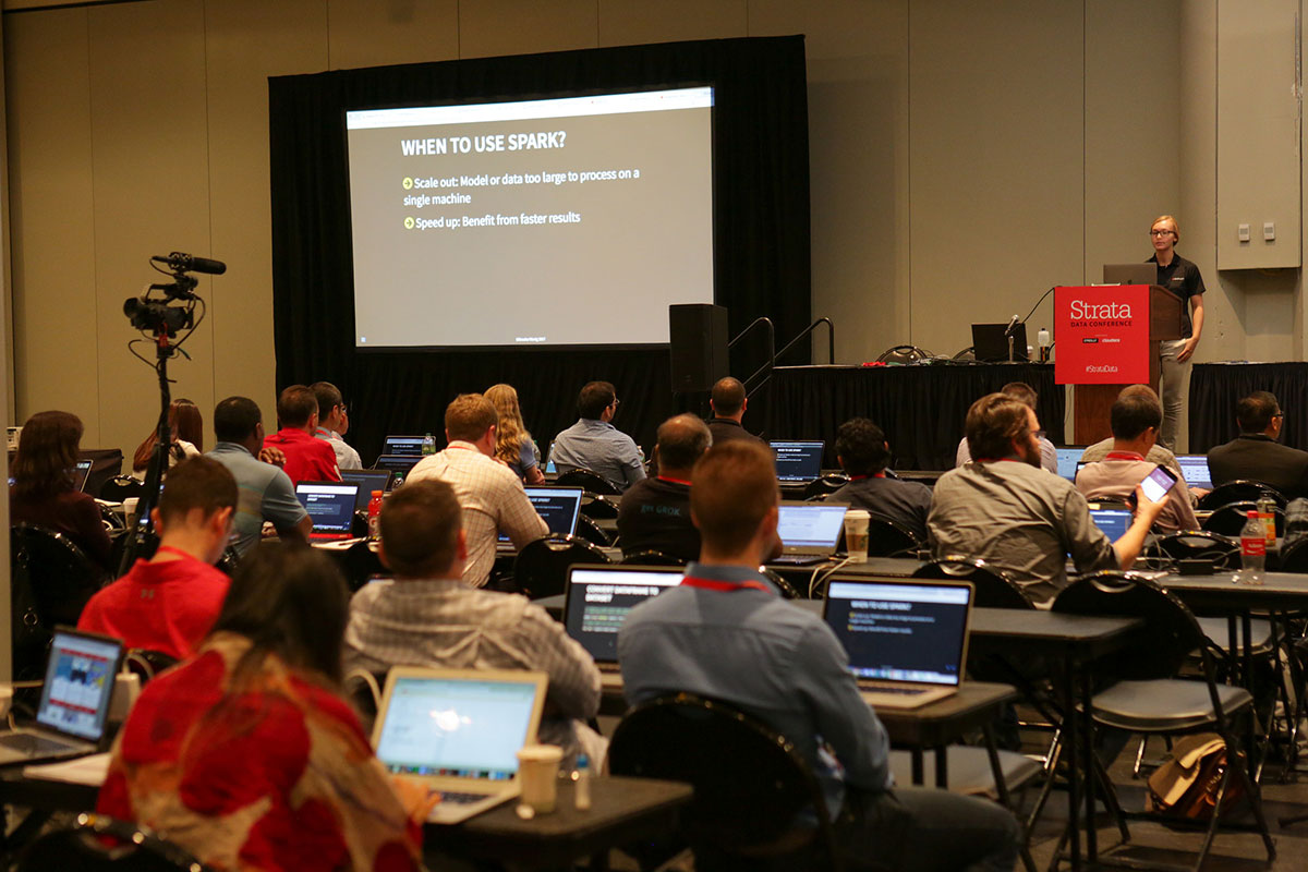 Applying petabyte-scale analytics and machine learning to billions of news reading sessions   - Strata Data Conference in New York 2018 cover