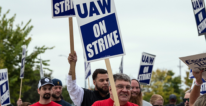 UAW strikers